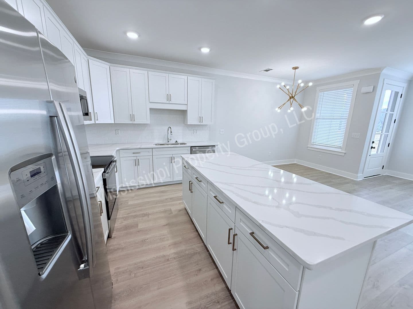 Oxford Townhome: 696 Miramar Lane