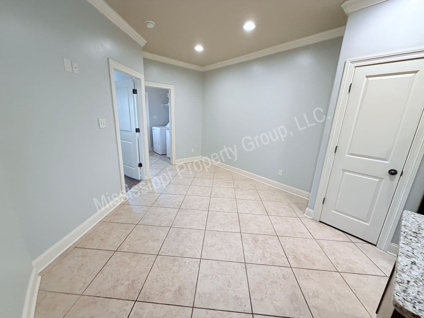 Oxford Townhome: 2495 Old Taylor Road, Unit 1101