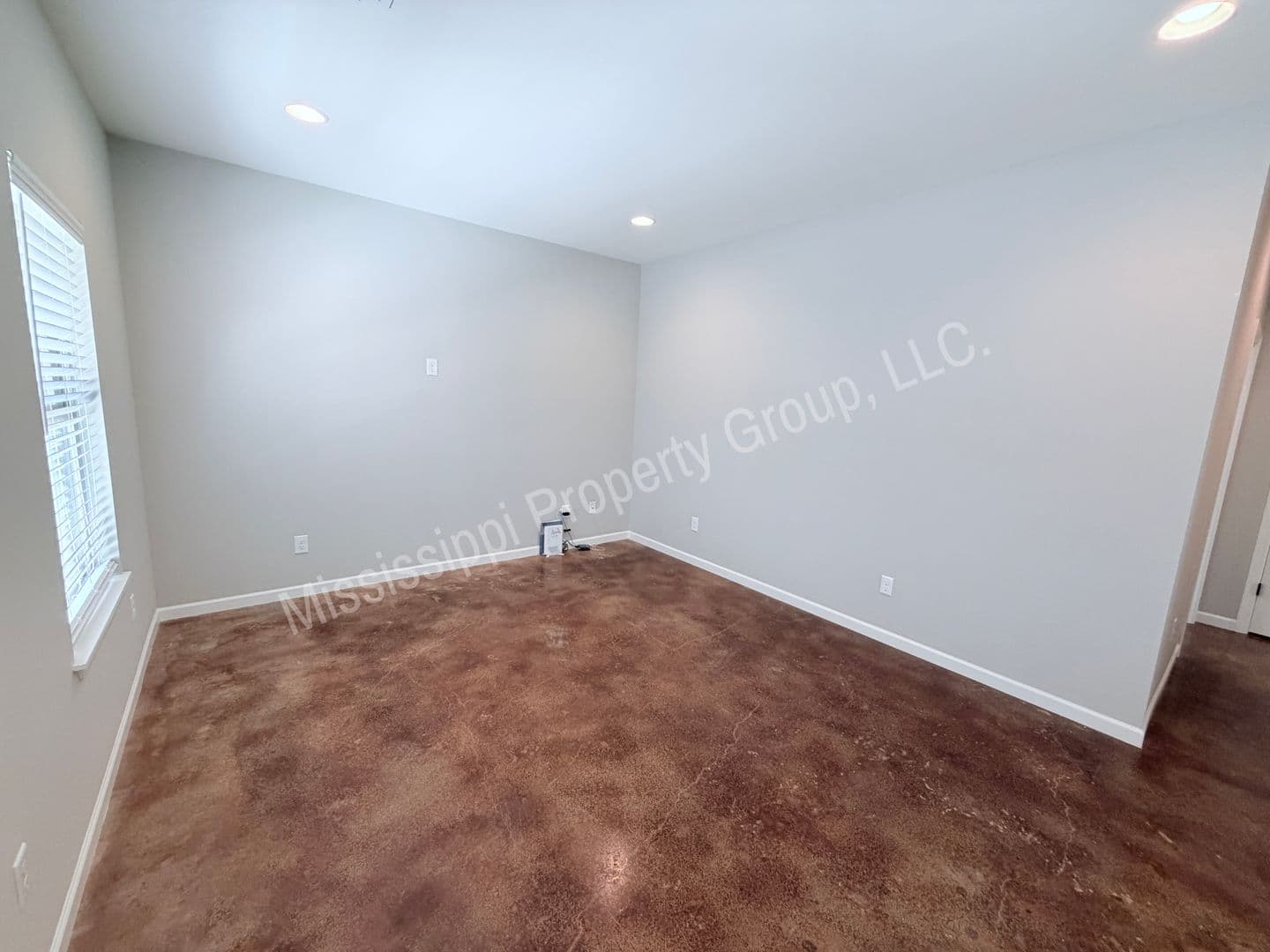 Oxford Townhome: 4851 S. Lamar Blvd