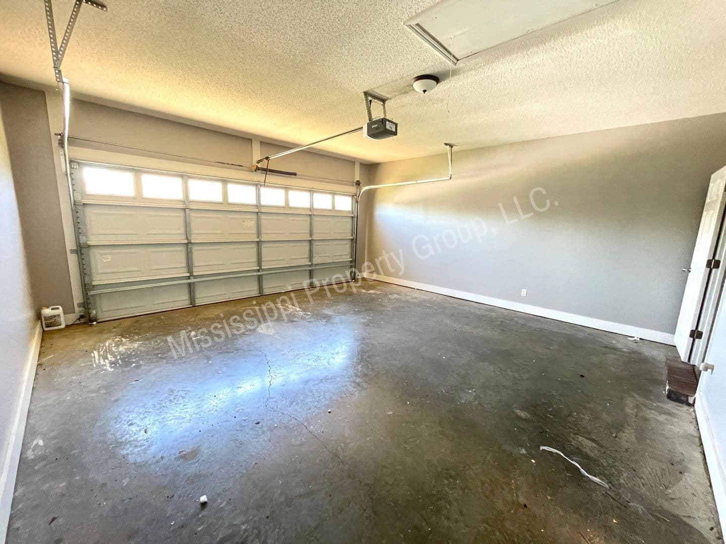 Oxford House: 213 Eagles Nest Lane