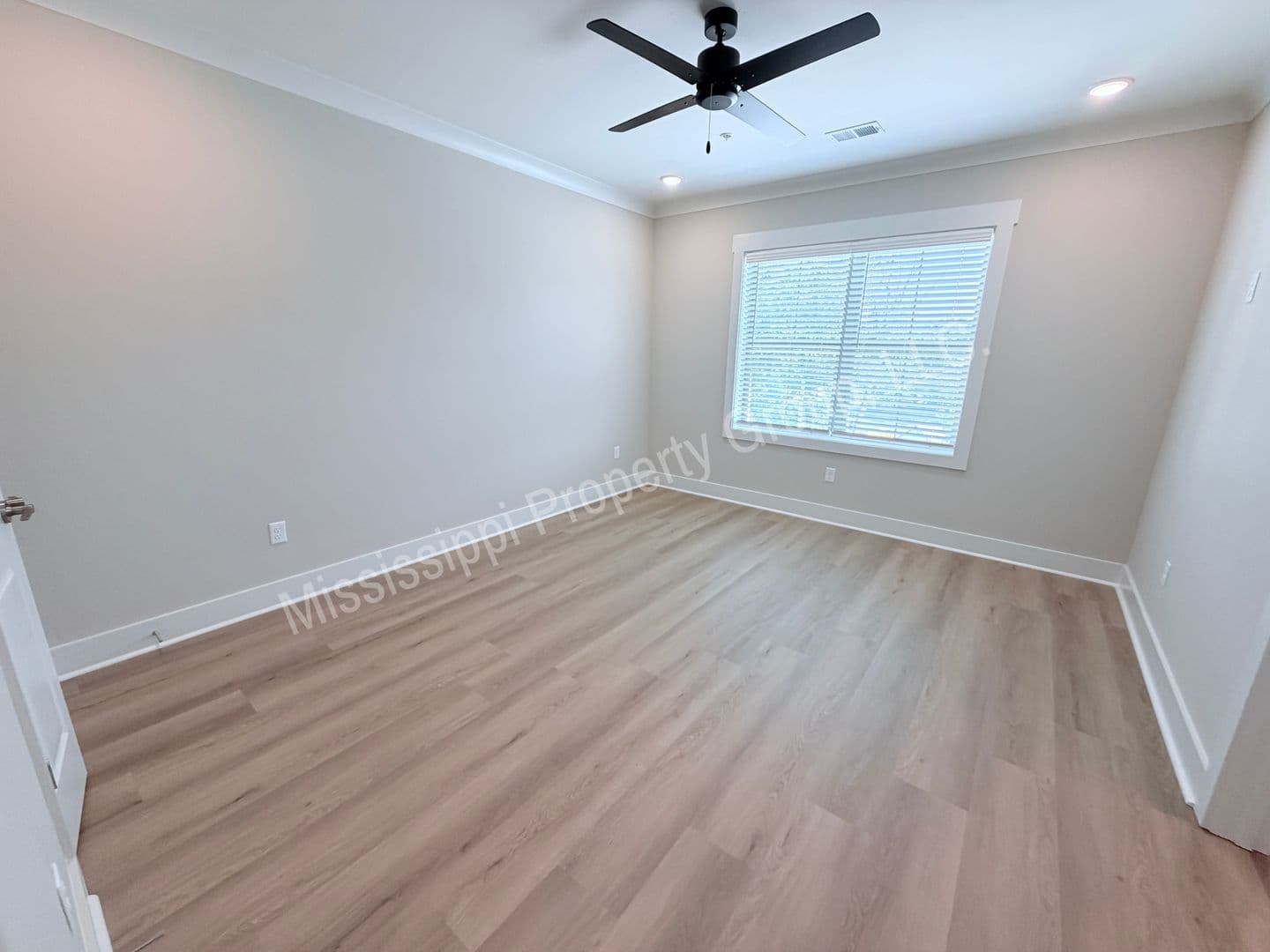 Oxford Apartment: 1401 Chickasaw Road