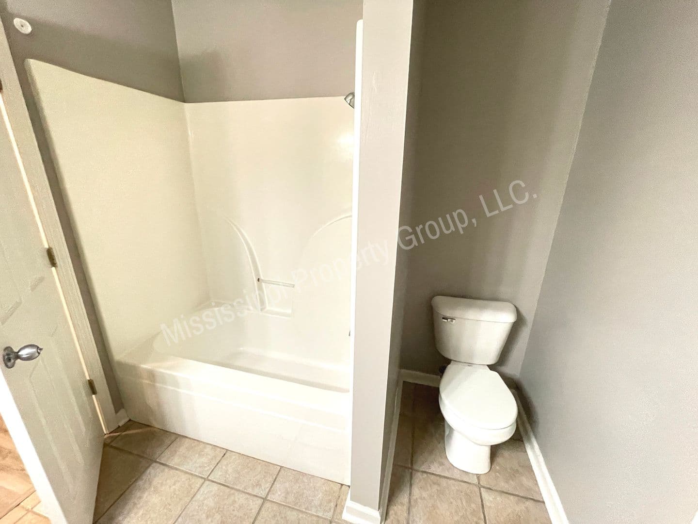 Oxford House: 213 Eagles Nest Lane