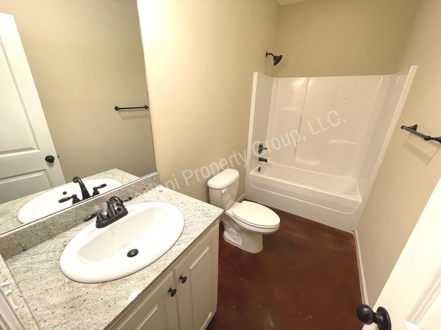 Oxford Townhome: 4851 S. Lamar Blvd