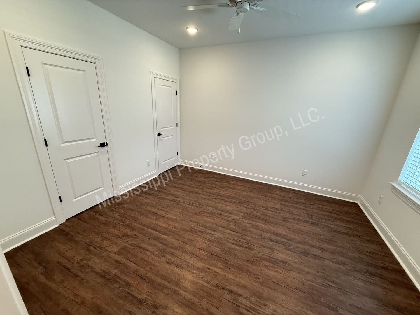 Oxford Townhome: 634 Cottage Grove Circle