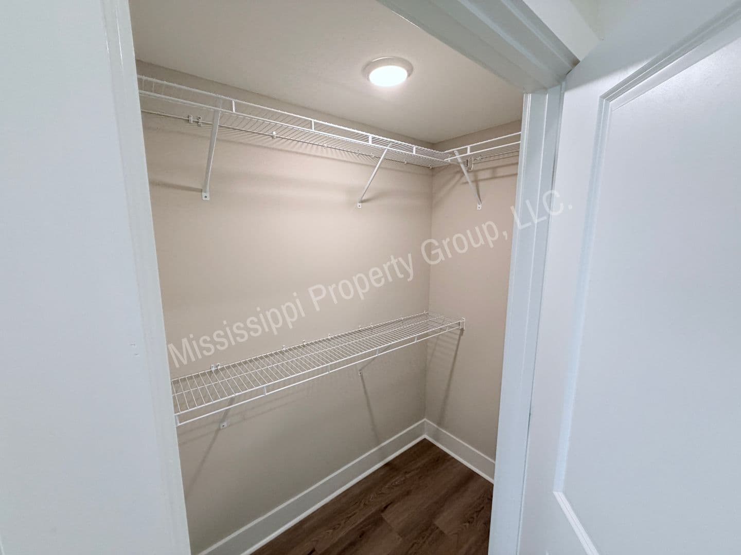 Oxford Apartment: 1205 Pleasant Drive