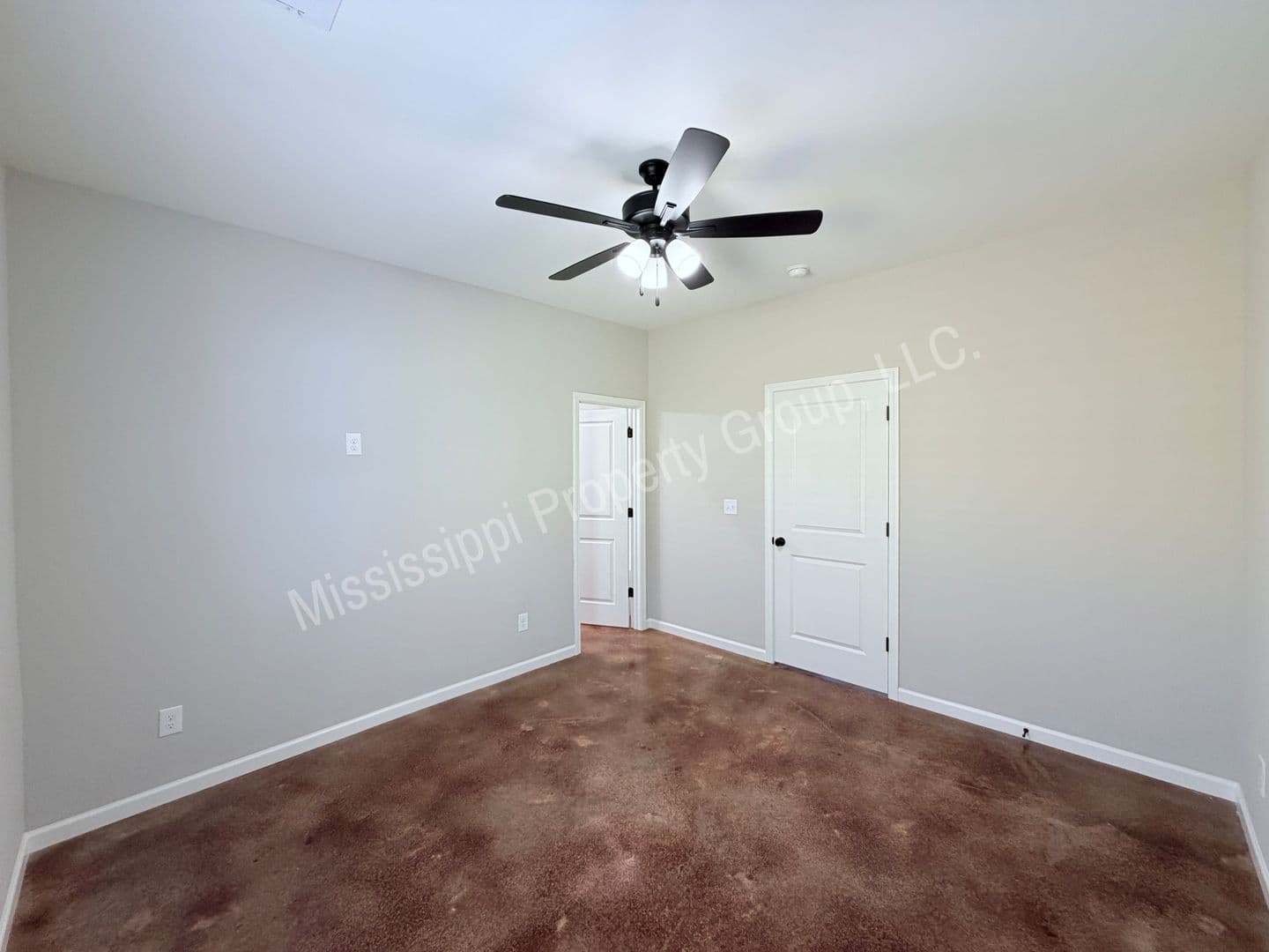 Oxford Townhome: 4851 S. Lamar Blvd