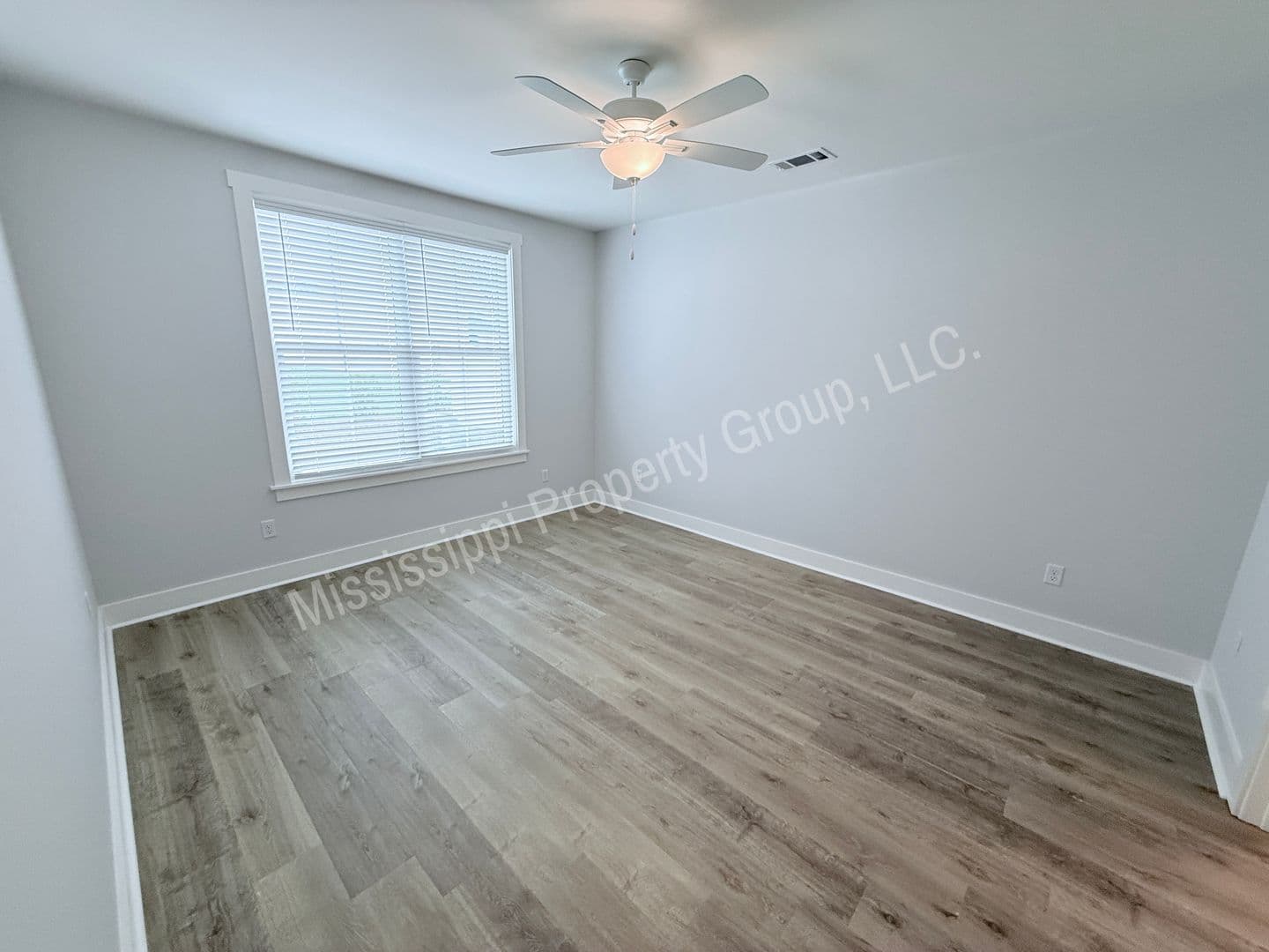 Oxford Townhome: 696 Miramar Lane