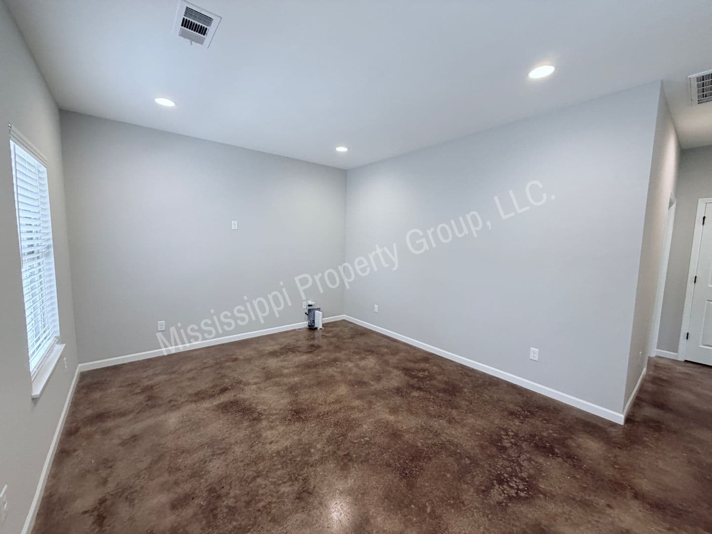Oxford Townhome: 4851 S. Lamar Blvd