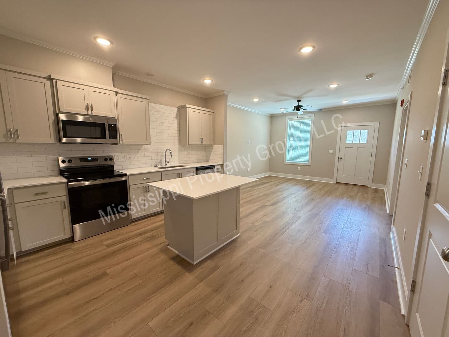 Oxford Apartment: 1207 Pleasant Drive