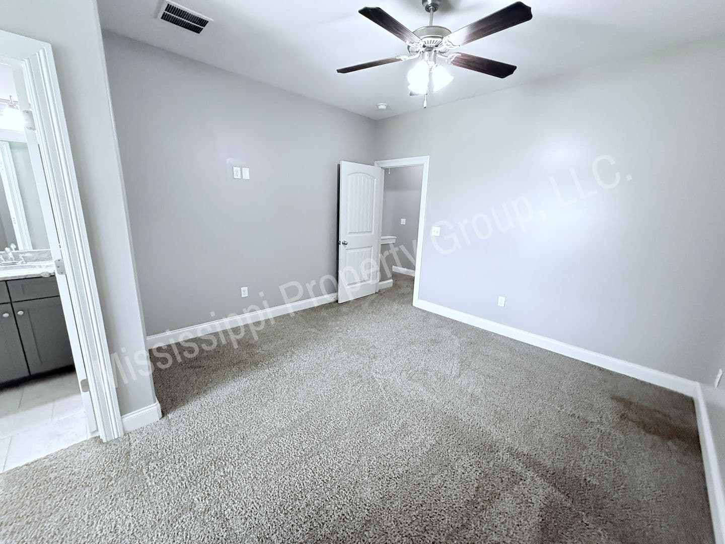 Oxford Townhome: 414 Walker Circle