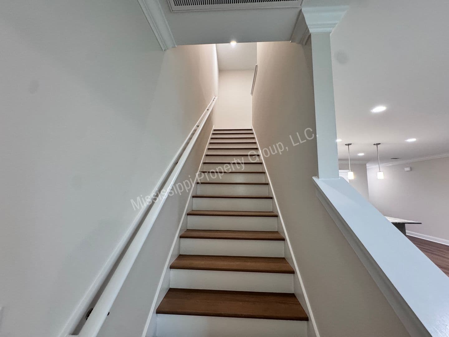 Oxford Townhome: 451 Lily Loop