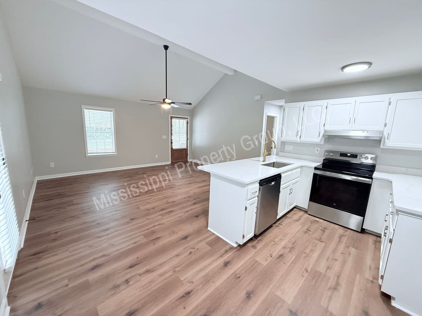 Oxford Townhome: 110 CR 102
