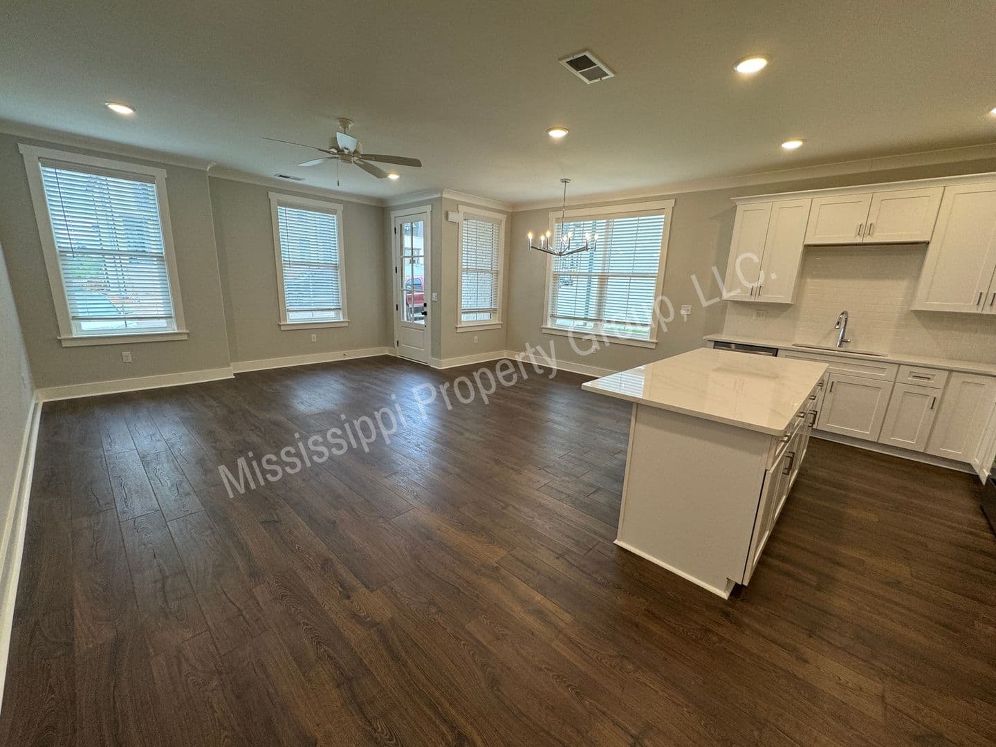 Oxford Townhome: 1843 Reserve Loop