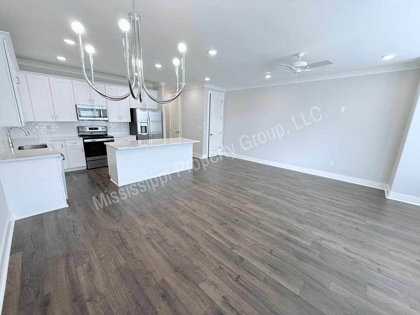 Oxford Townhome: 1817 Reserve Loop