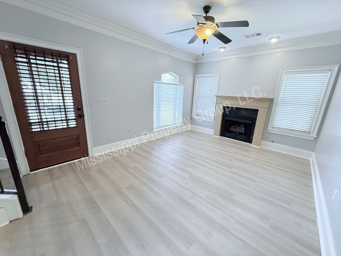 Oxford House: 124 Falls Grove Drive