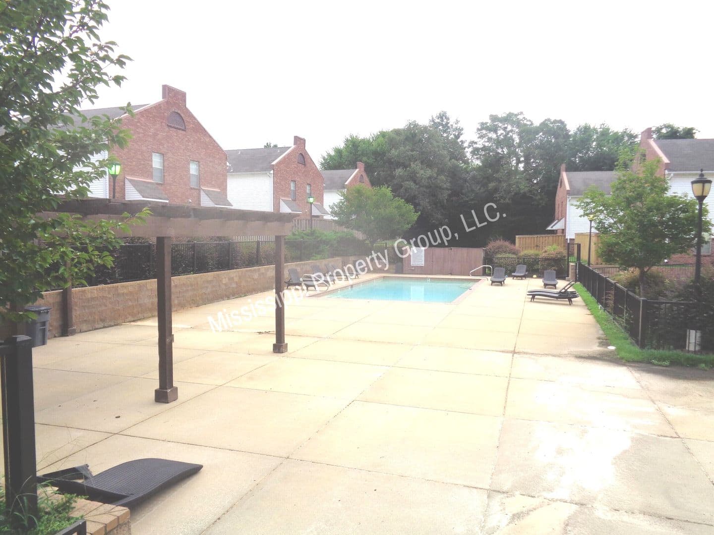 Oxford Townhome: 1017 Inverness Lane