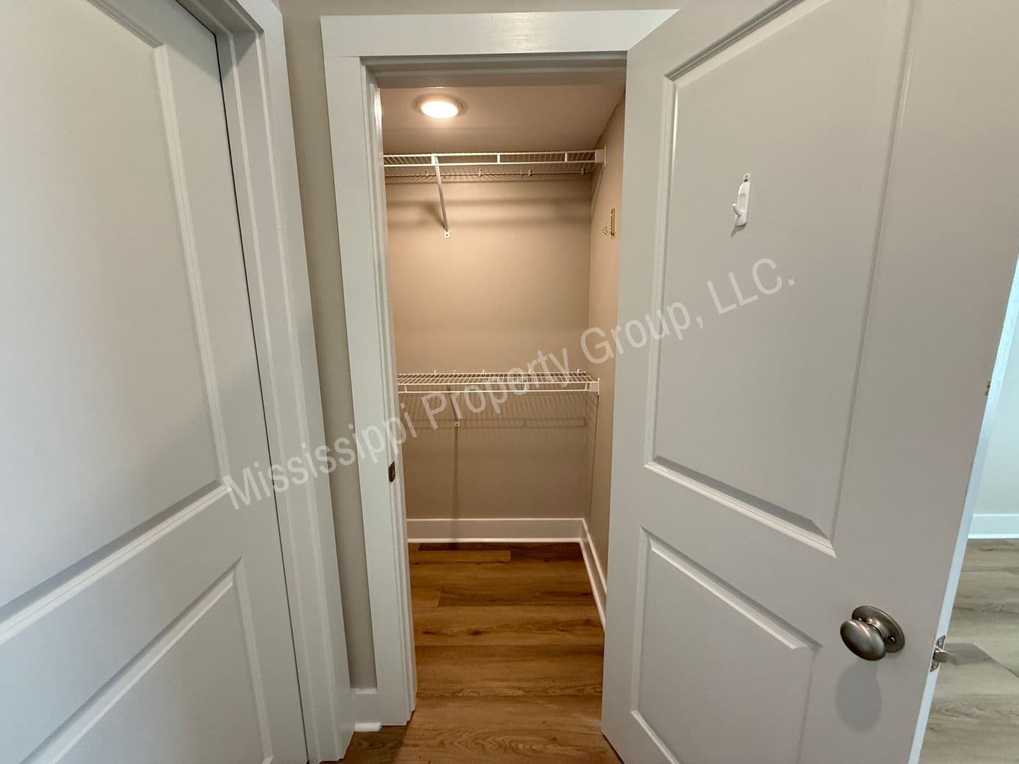 Oxford Apartment: 1207 Pleasant Drive