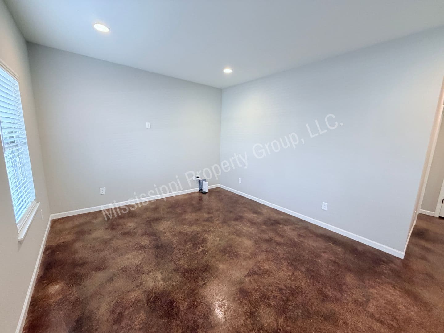 Oxford Townhome: 4851 S. Lamar Blvd
