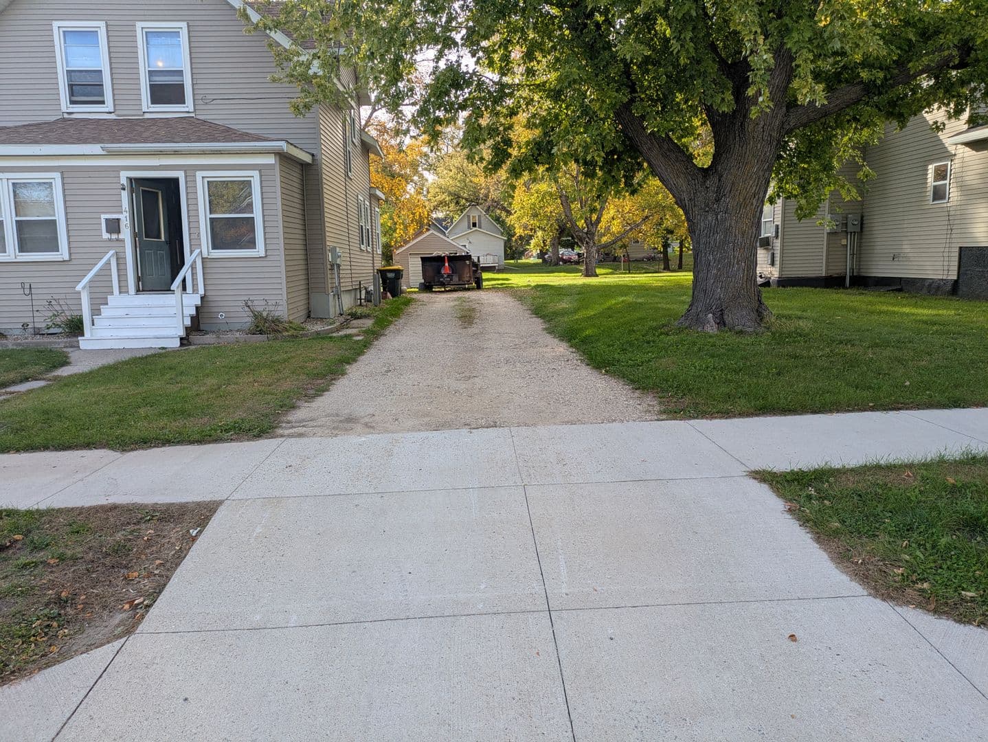 Willmar House: 416 Charlotte St SE