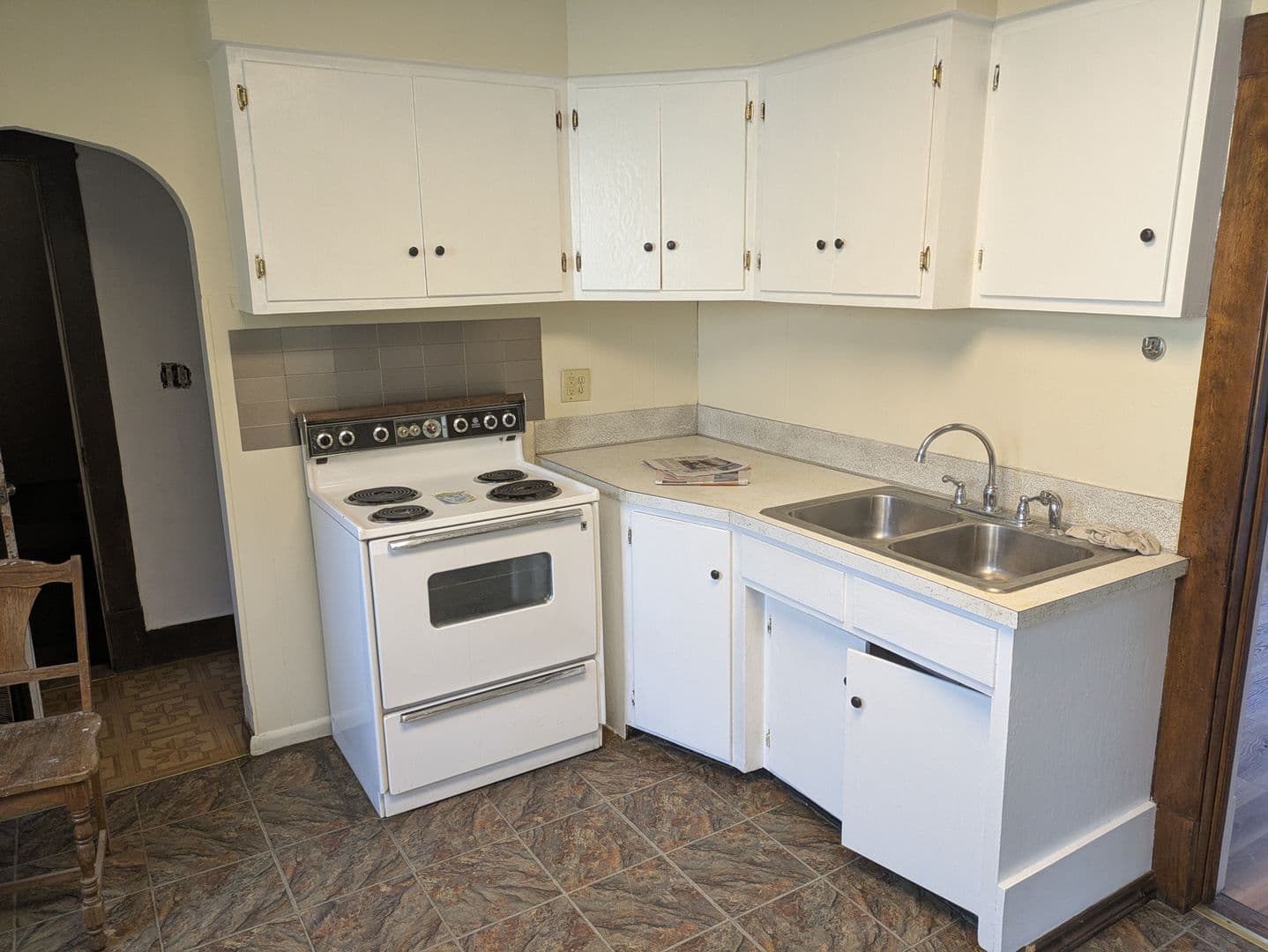 Willmar House: 416 Charlotte St SE