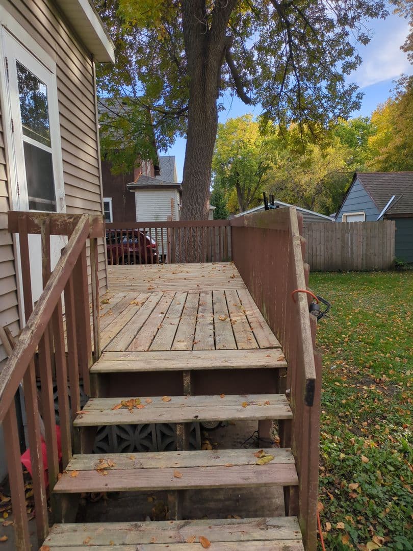 Willmar House: 416 Charlotte St SE