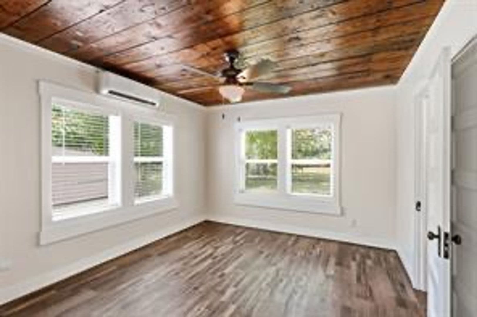 Weatherford House: 707 W Water St