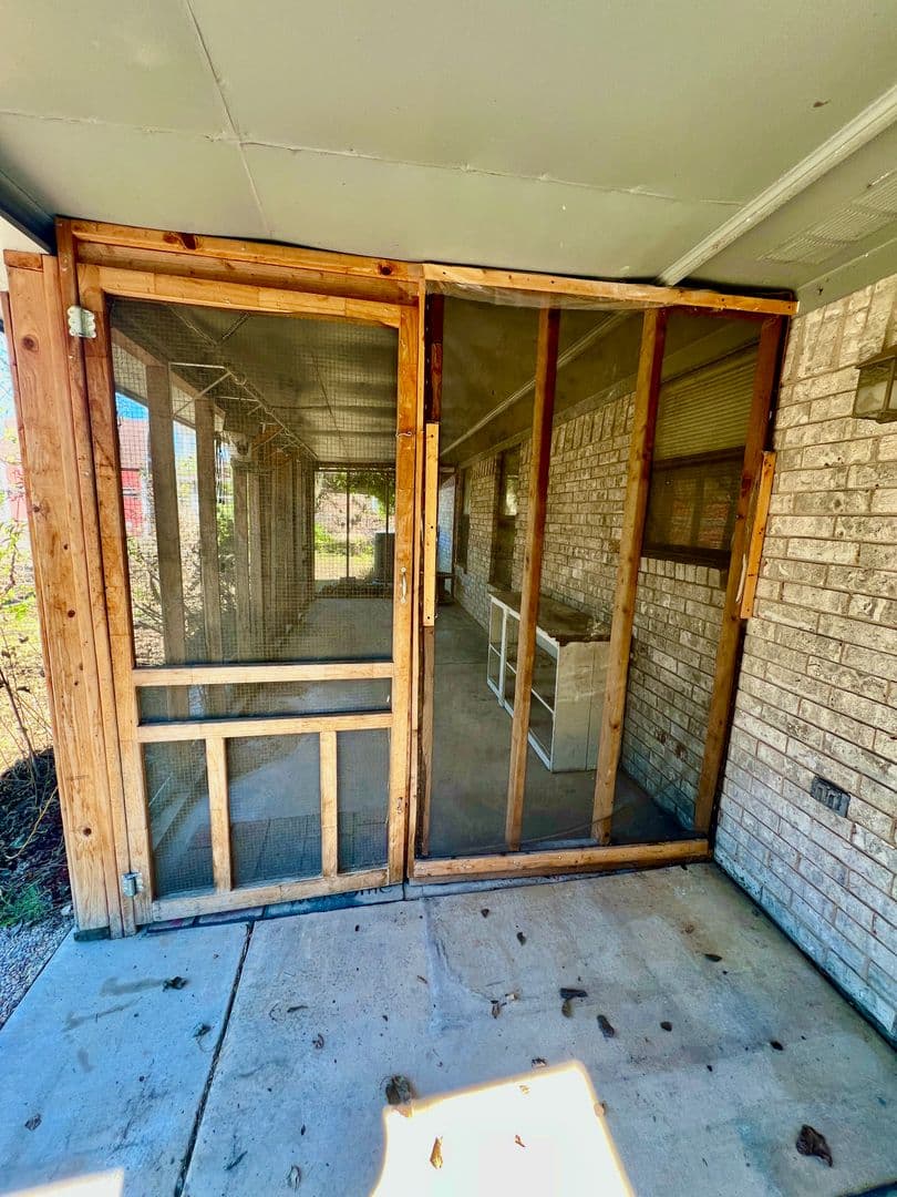 Weatherford House: 301 Garner Rd