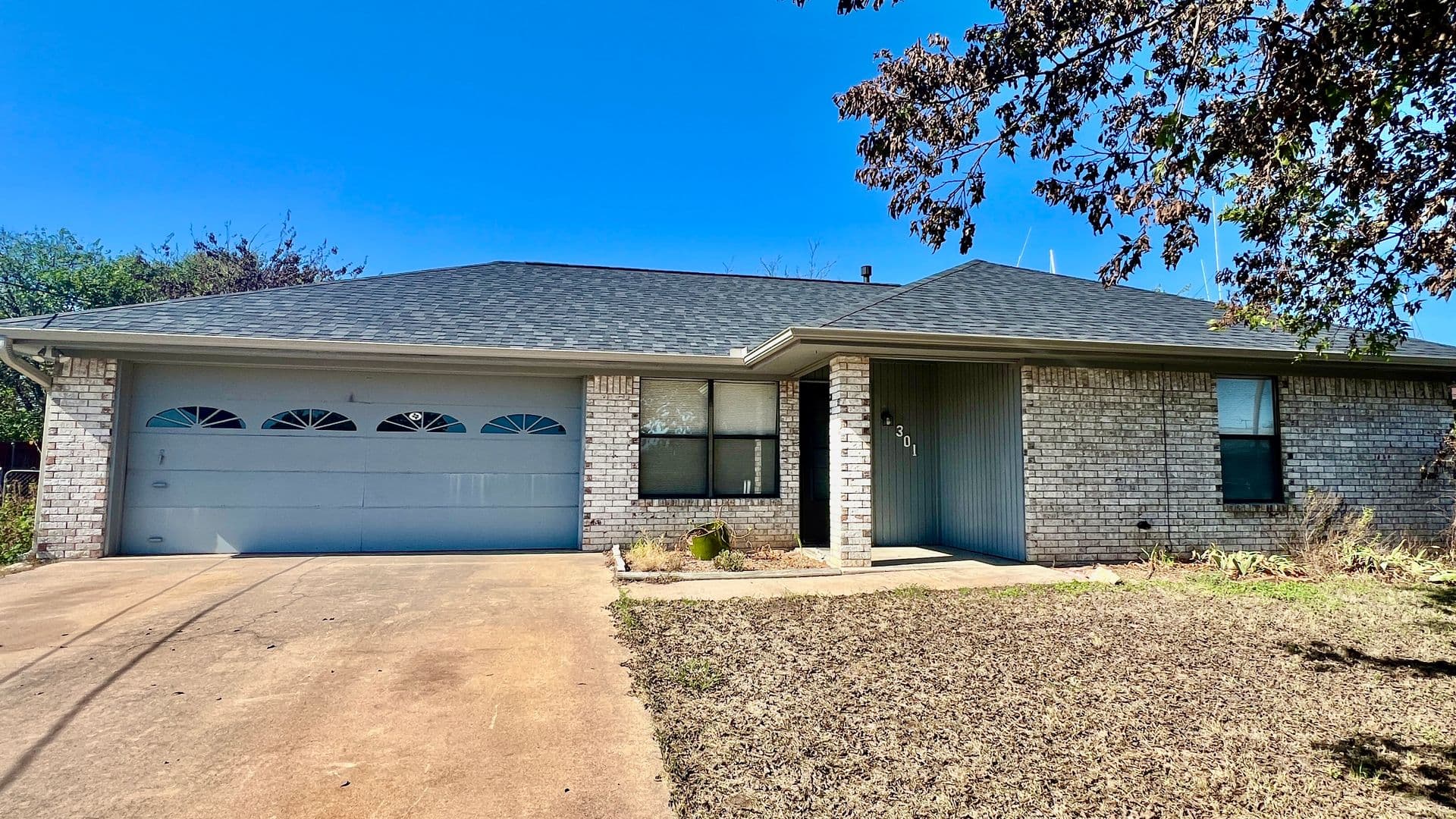 Weatherford House: 301 Garner Rd