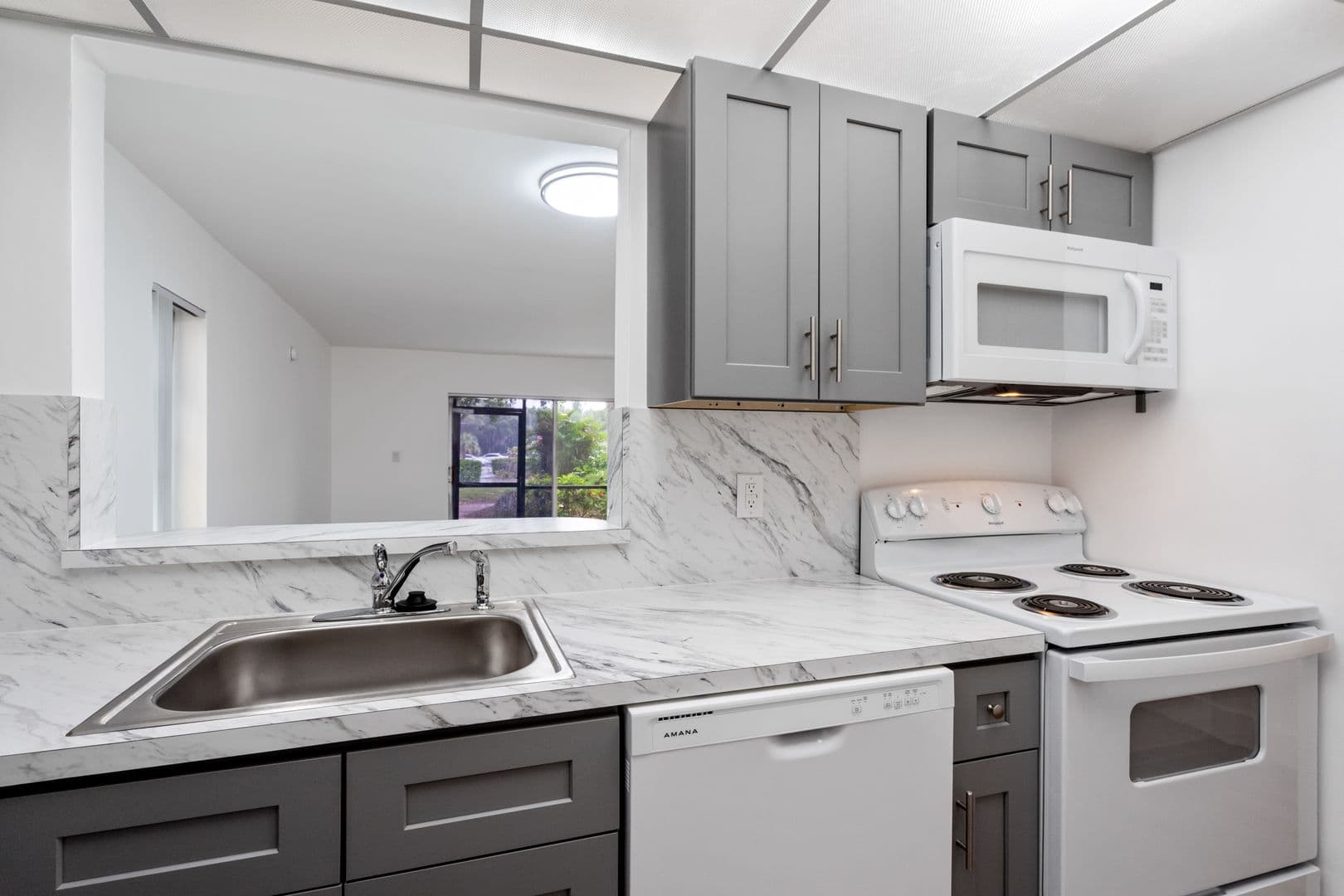 Boca Raton Apartment: 450-490 NW 20th St.