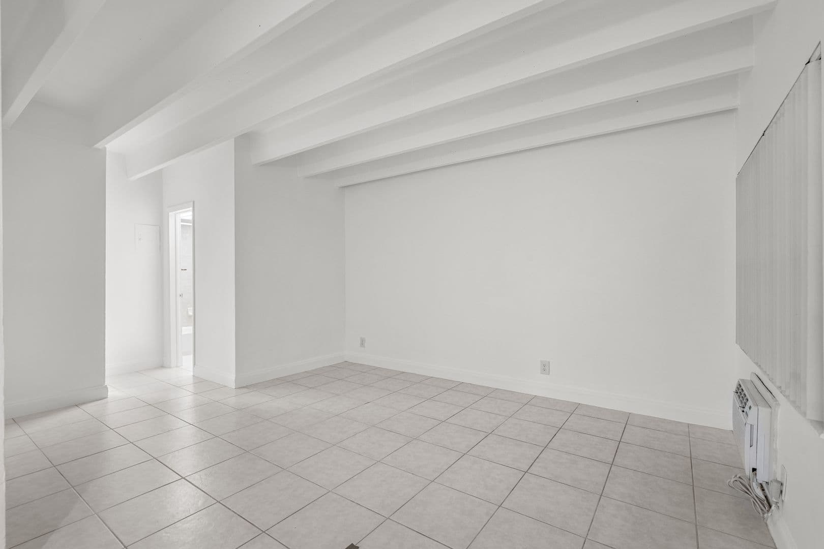 Boca Raton Apartment: 330 NW 20th St