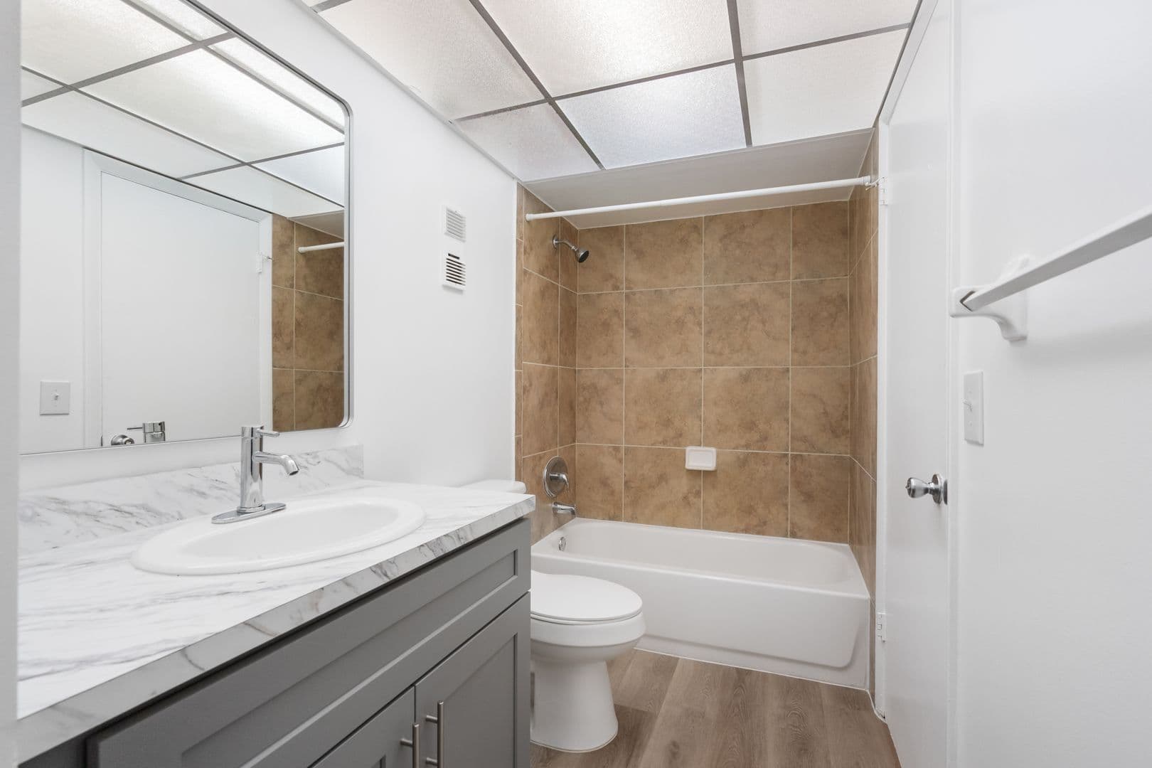 Boca Raton Apartment: 450-490 NW 20th St.