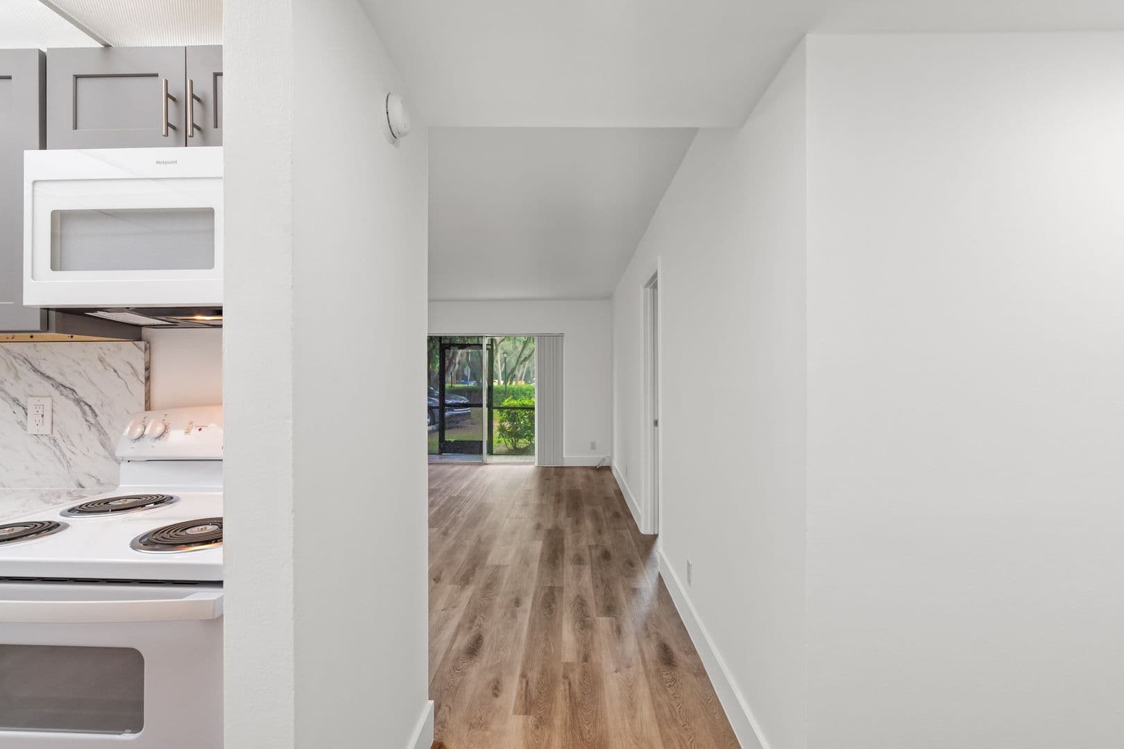 Boca Raton Apartment: 450-490 NW 20th St.