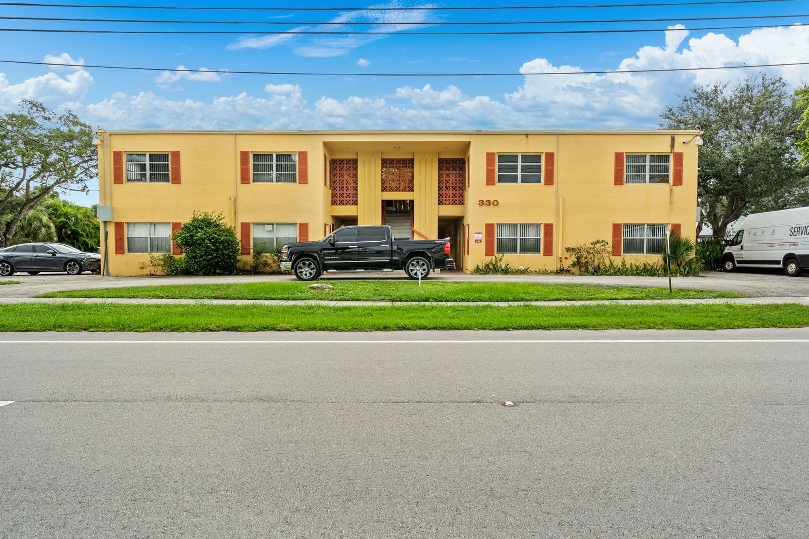 Boca Raton Apartment: 330 NW 20th St