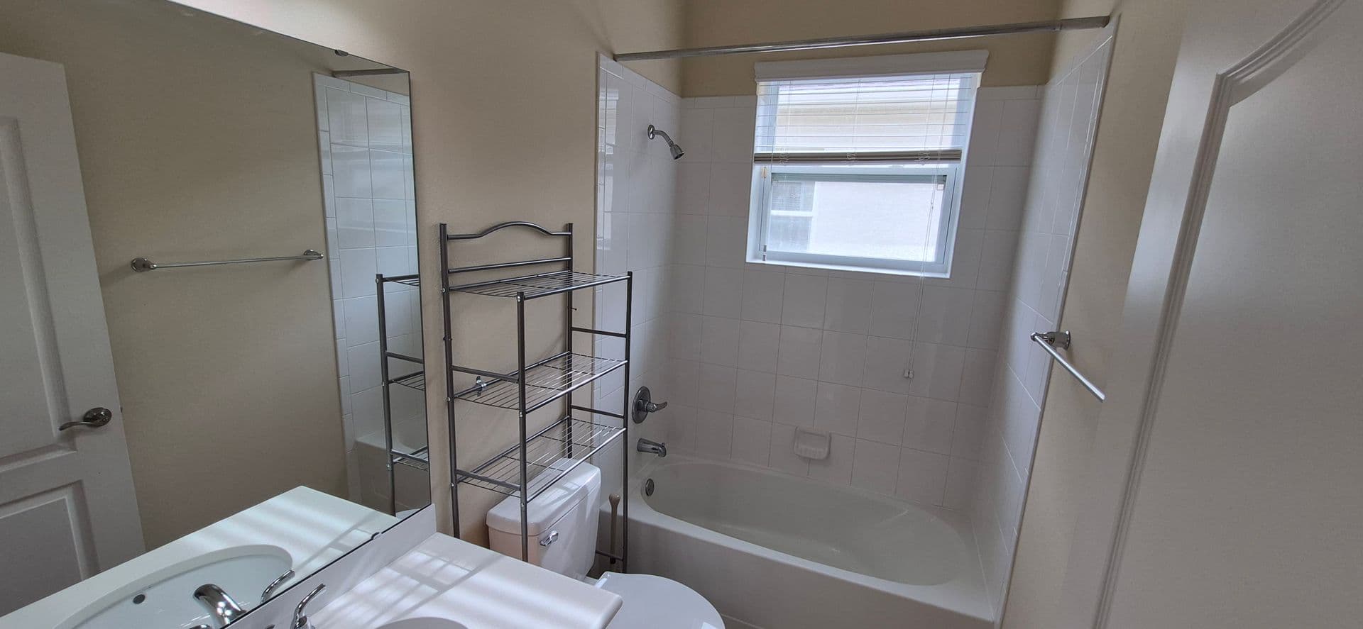 Groveland House: 108 Flame Vine Way
