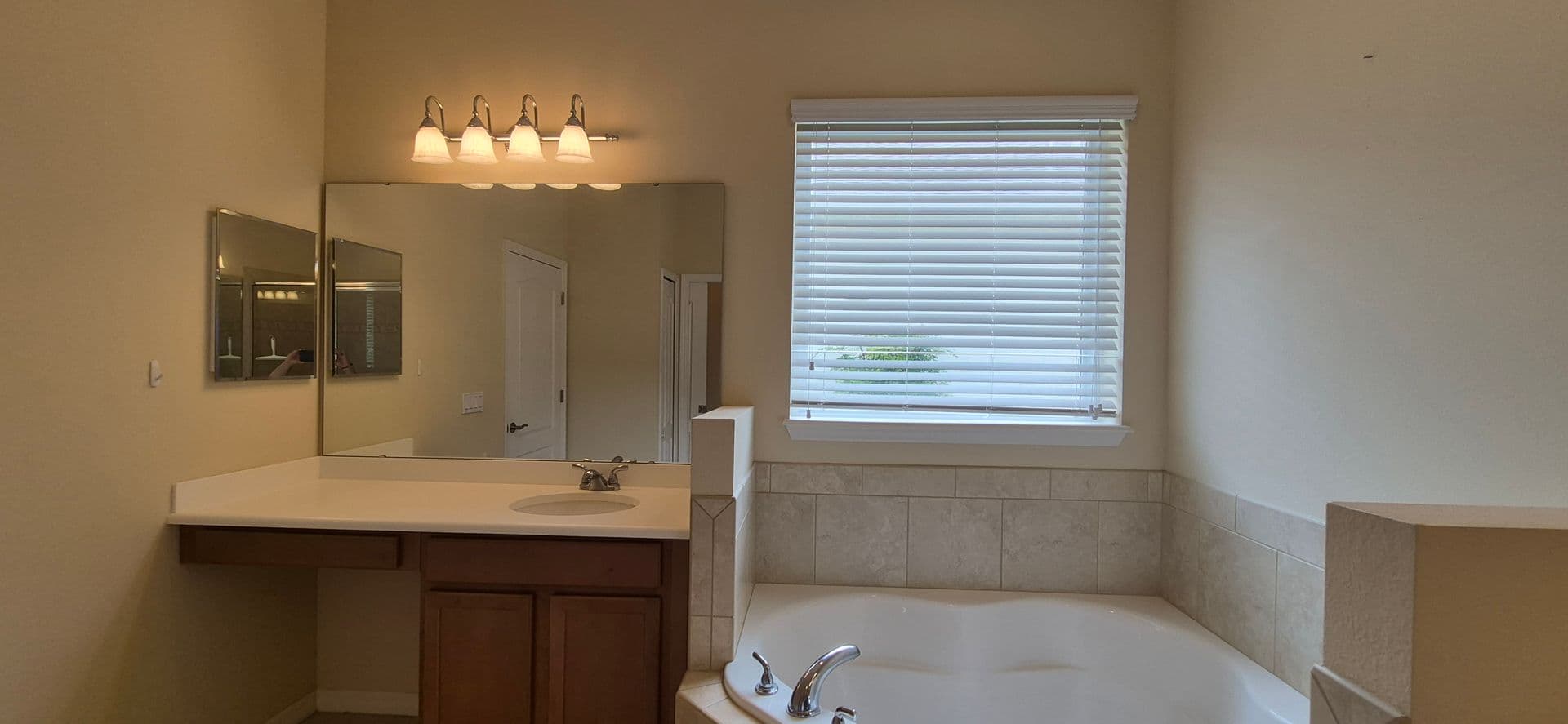 Groveland House: 108 Flame Vine Way
