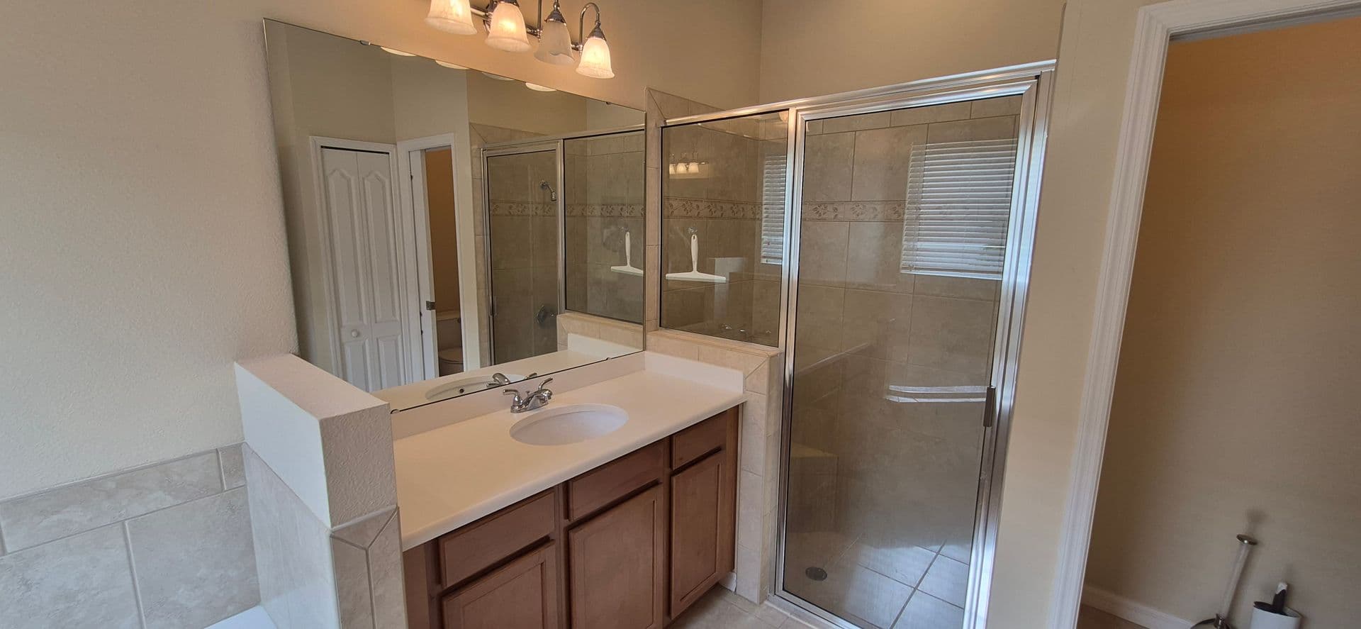 Groveland House: 108 Flame Vine Way