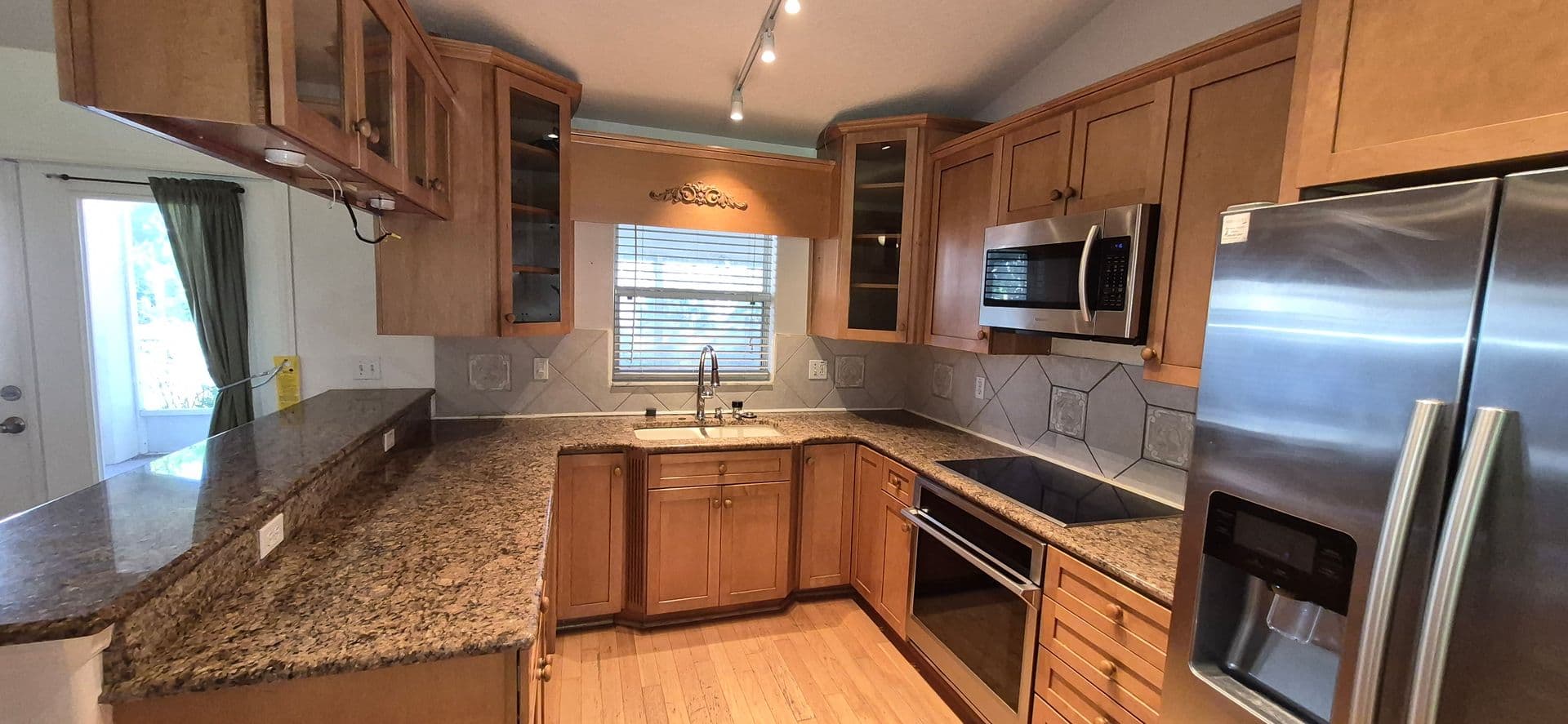 Clermont House: 10037 CRENSHAW CIR