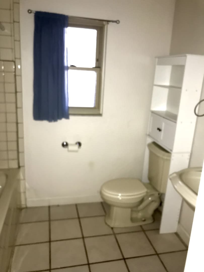 Clermont House: 241 Edgewood Dr.