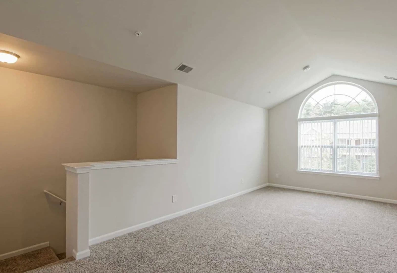 Rochester Hills Apartment: 1090 Academy Drive