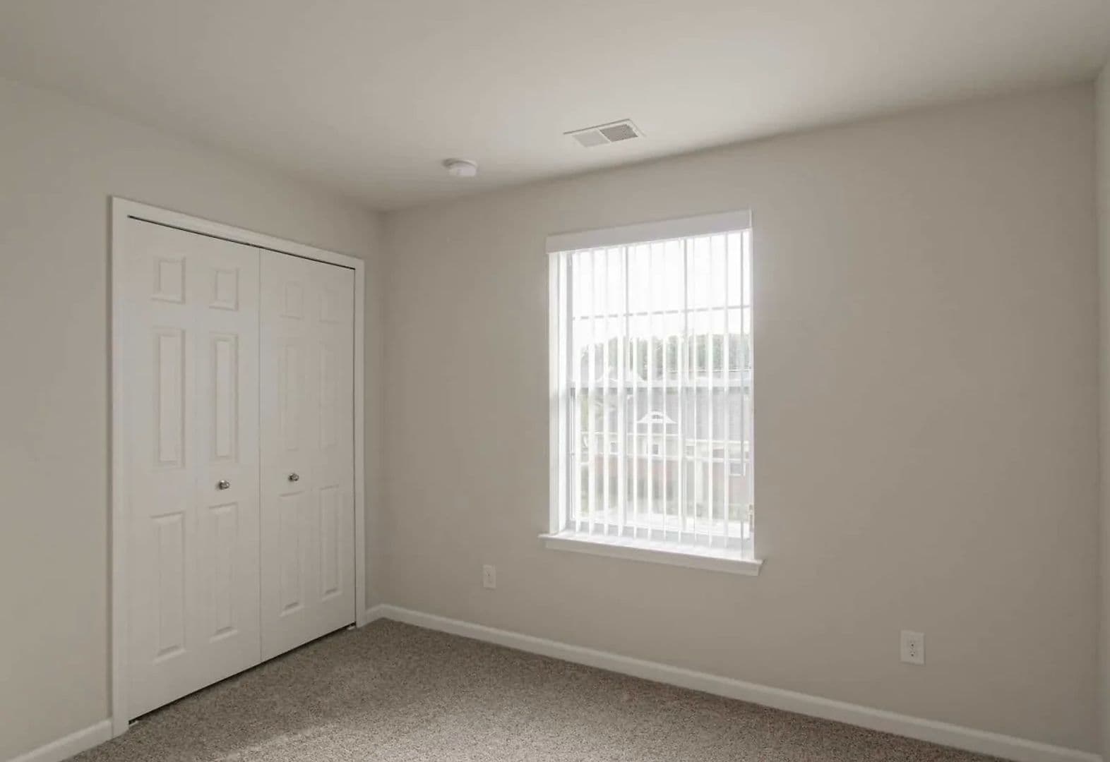 Rochester Hills Apartment: 1090 Academy Drive