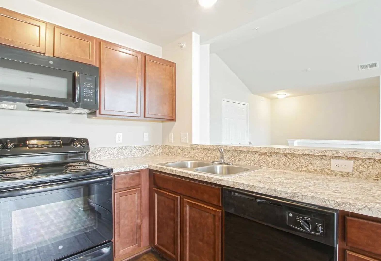 Rochester Hills Apartment: 1090 Academy Drive