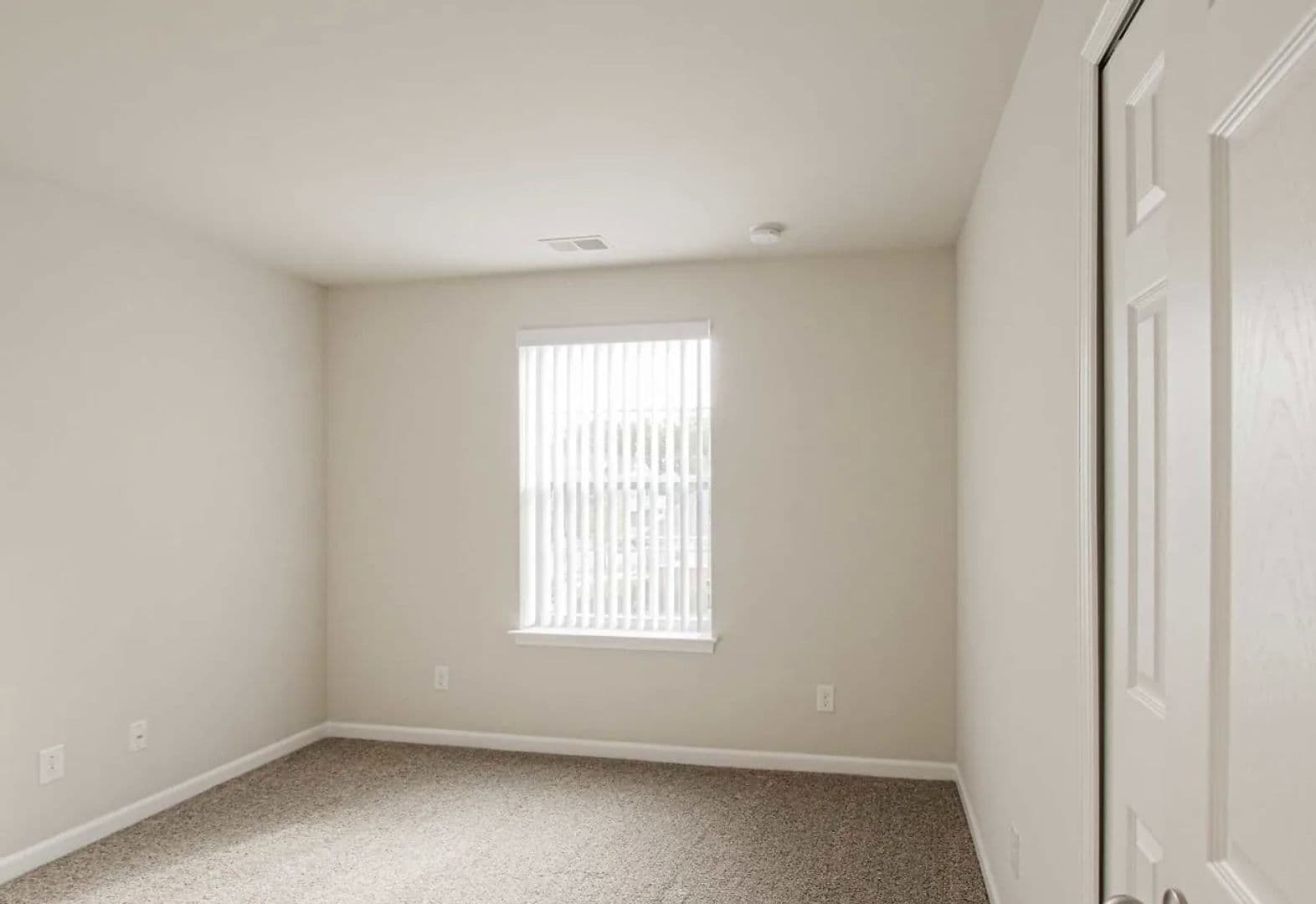 Rochester Hills Apartment: 1090 Academy Drive