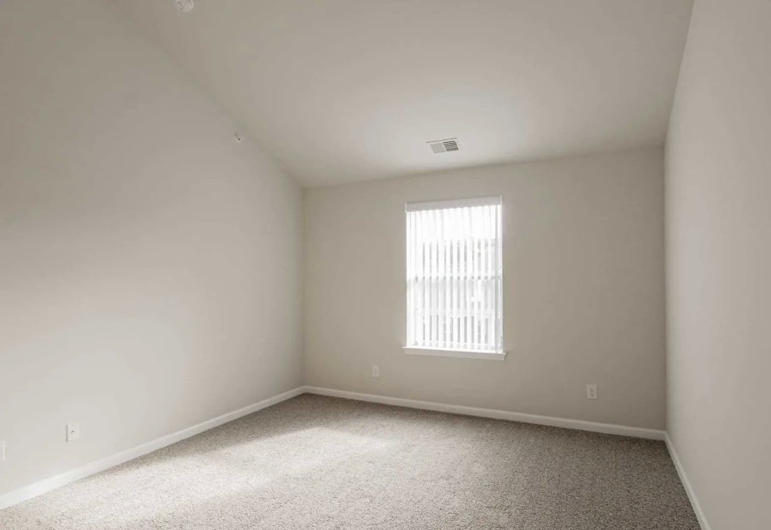Rochester Hills Apartment: 1090 Academy Drive