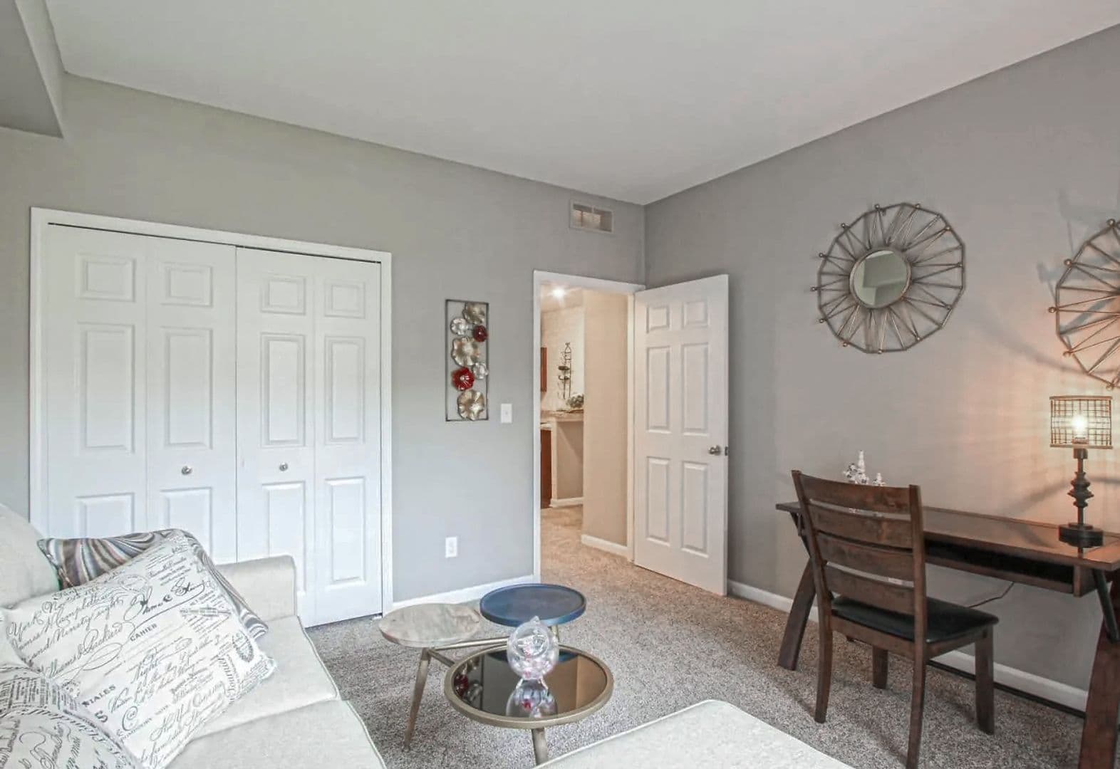 Rochester Hills Apartment: 1090 Academy Drive