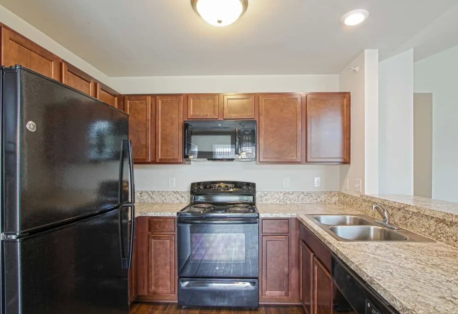 Rochester Hills Apartment: 1090 Academy Drive