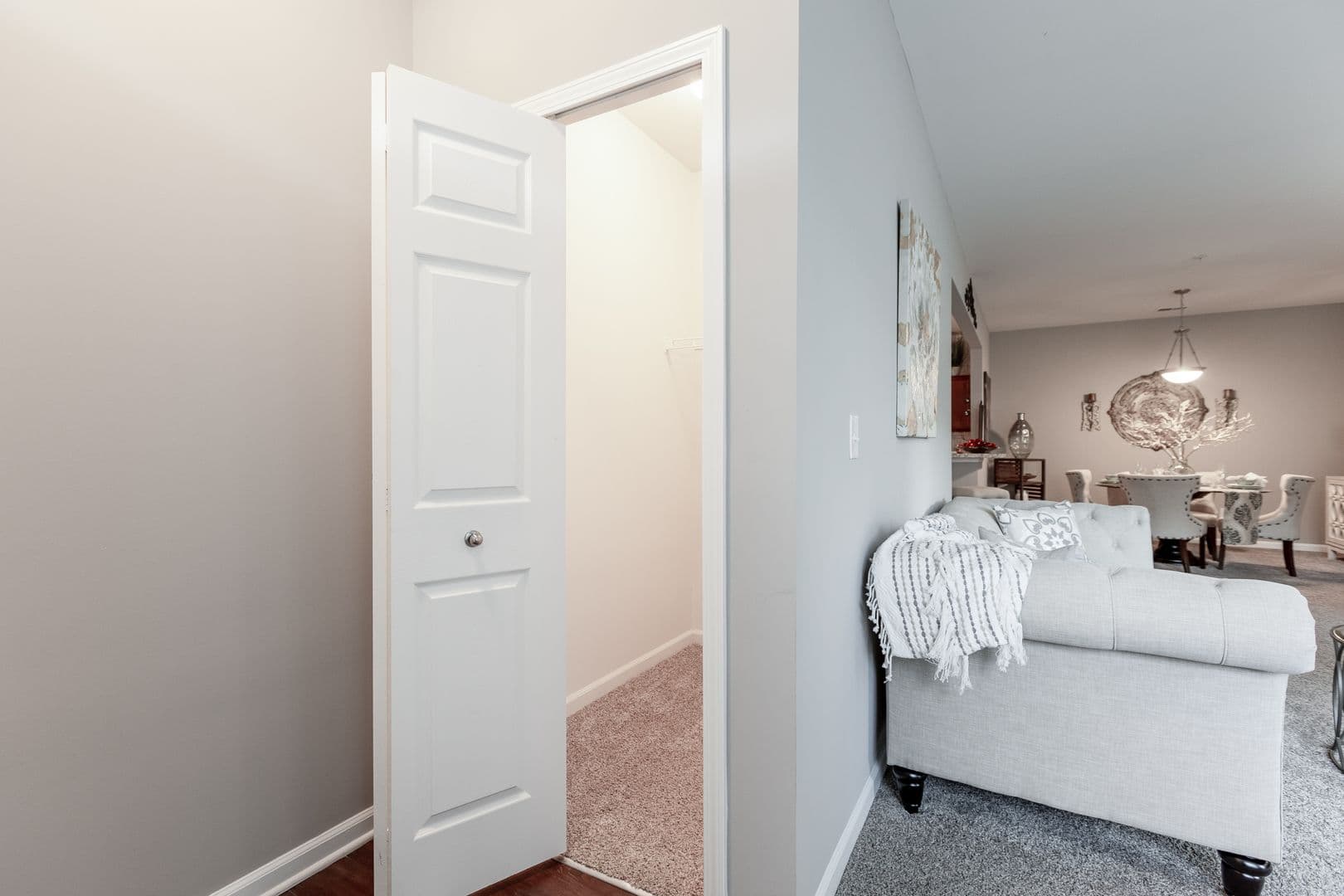Rochester Hills Apartment: 1090 Academy Drive
