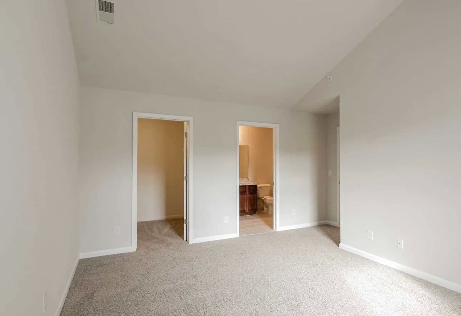Rochester Hills Apartment: 1090 Academy Drive