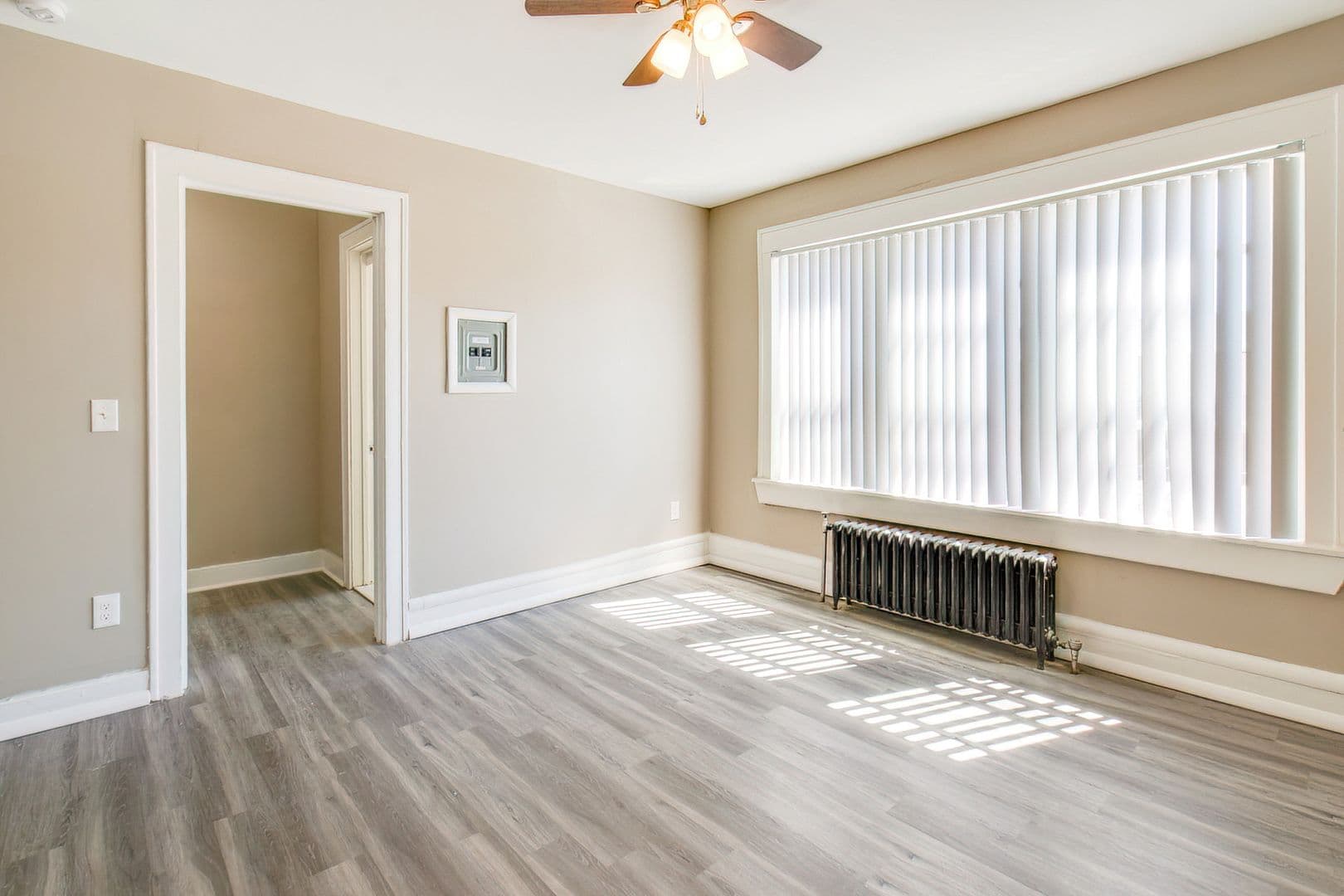 Pontiac Apartment: 574 W Huron Street