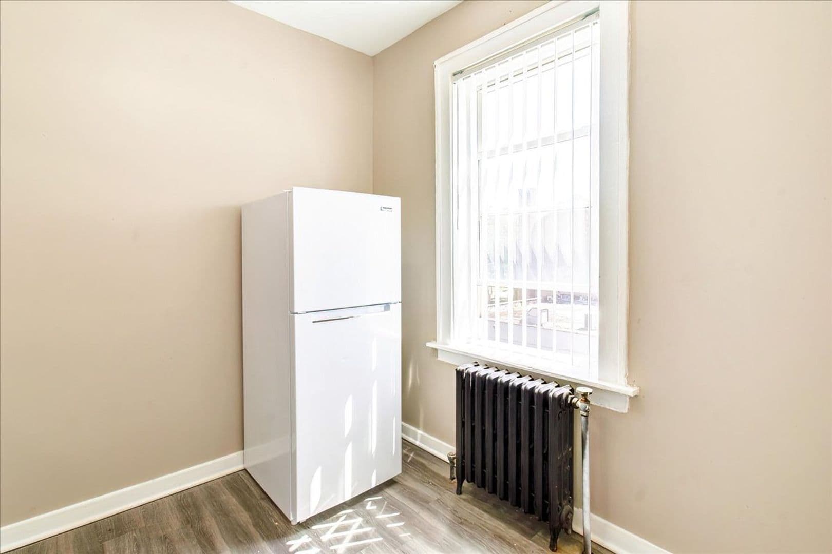 Pontiac Apartment: 574 W Huron Street