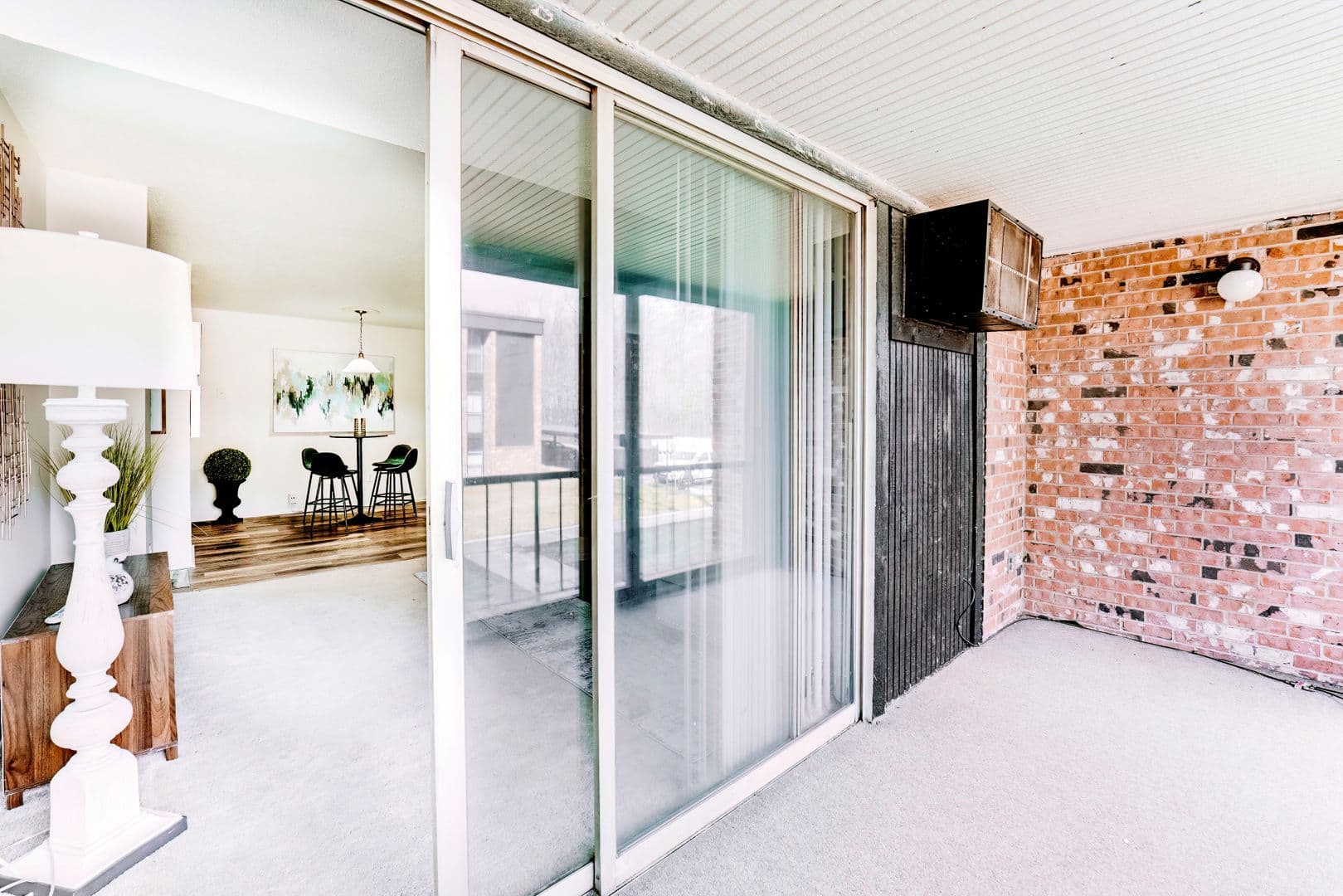 Pontiac Apartment: 505 Old Oak Court